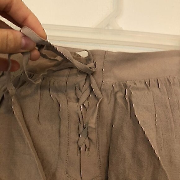 FOREVER 21 Lace Up Woven Short Solid Taupe Brown High Waisted Rise JUNIORS Small - Picture 3 of 10